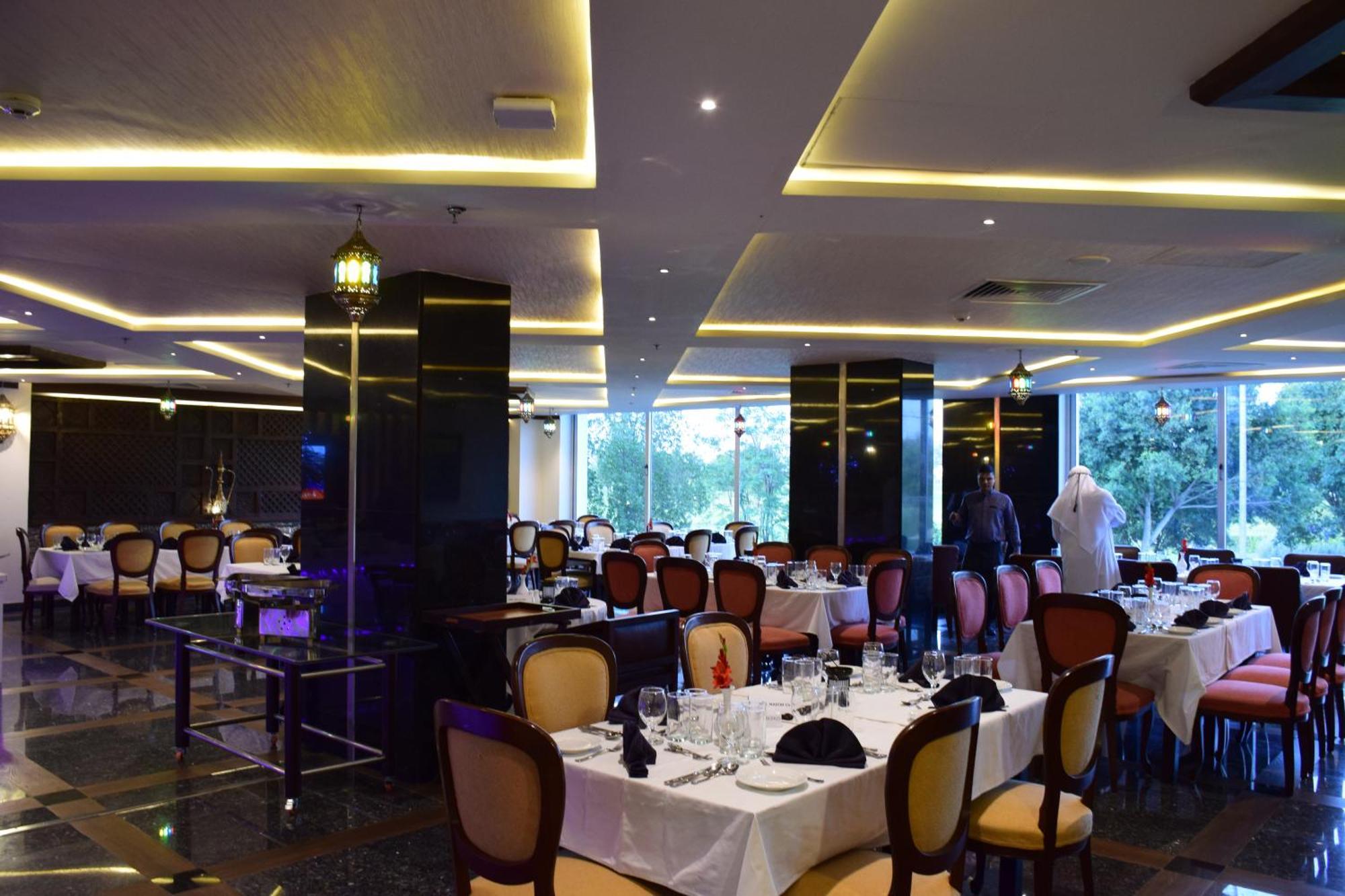 Hotel Defence Raya Golf & Country Club Lahore Exterior foto